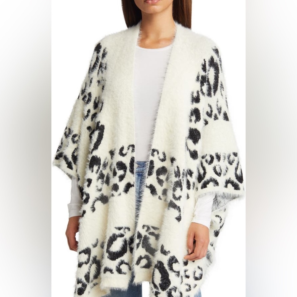 Leopard Jacquard Ruana - Picture 4 of 8